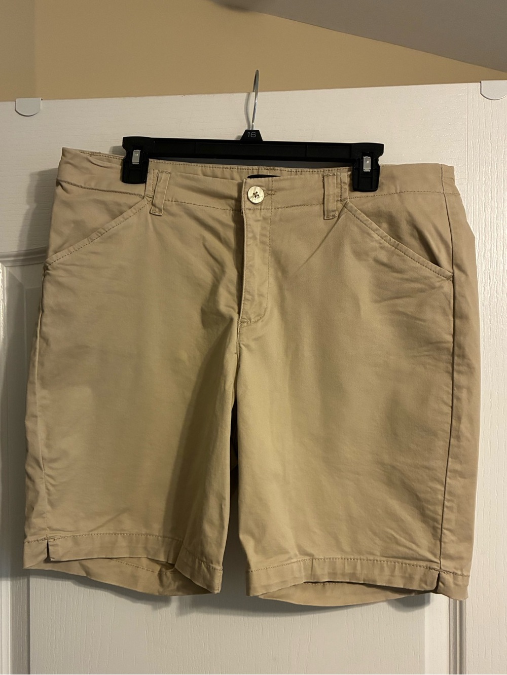 Lee Women's Tan Bermuda Shorts